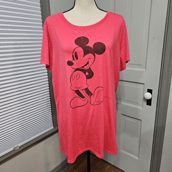 Torrid Fangirl Slim Fit Crew Tee - Red Mickey Mouse - Picture 1 of 4